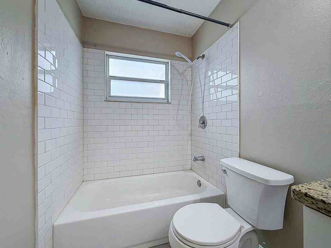 3216 N 48th St ##B - Photo 3 of 15