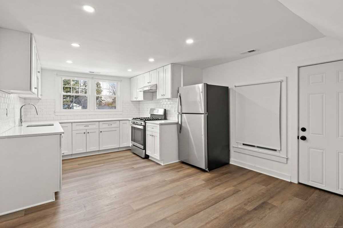 649 Newfield Ave ##A - Photo 4 of 10