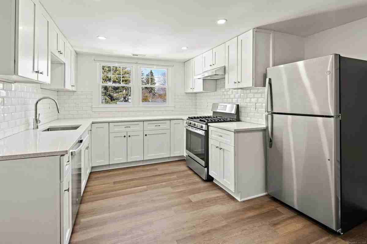 649 Newfield Ave ##A - Photo 6 of 10