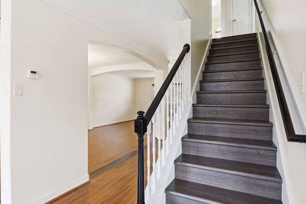 14015 Crossvale Ln - Photo 5 of 15