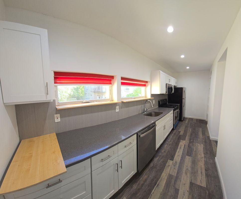 130 Van Dyke St ##2 - Photo 4 of 14