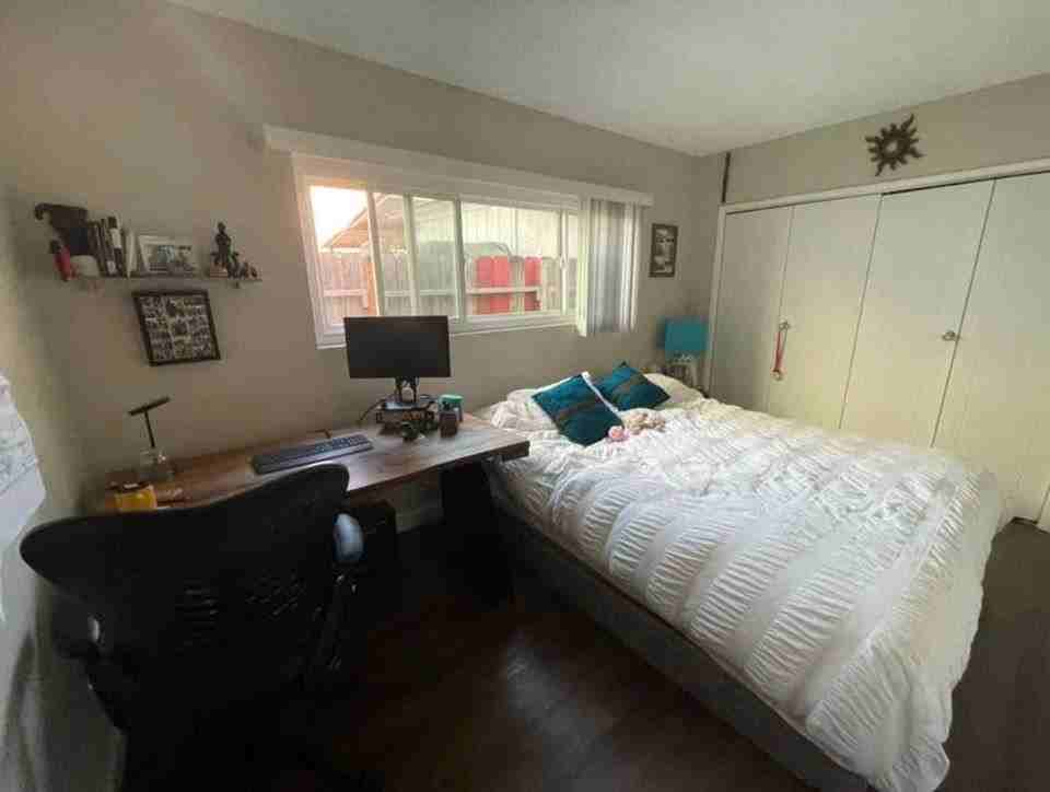 446 E Silva St - Photo 4 of 9