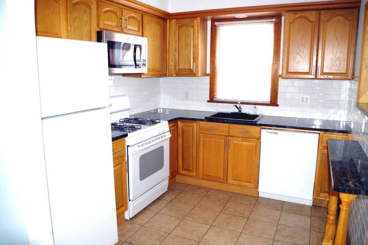 31 Brook Ave - Photo 2 of 21