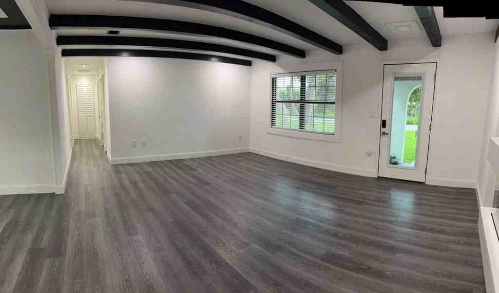 6050 Mangrove St - Photo 3 of 3