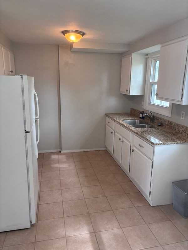 2412 Shaker Ct - Photo 5 of 14