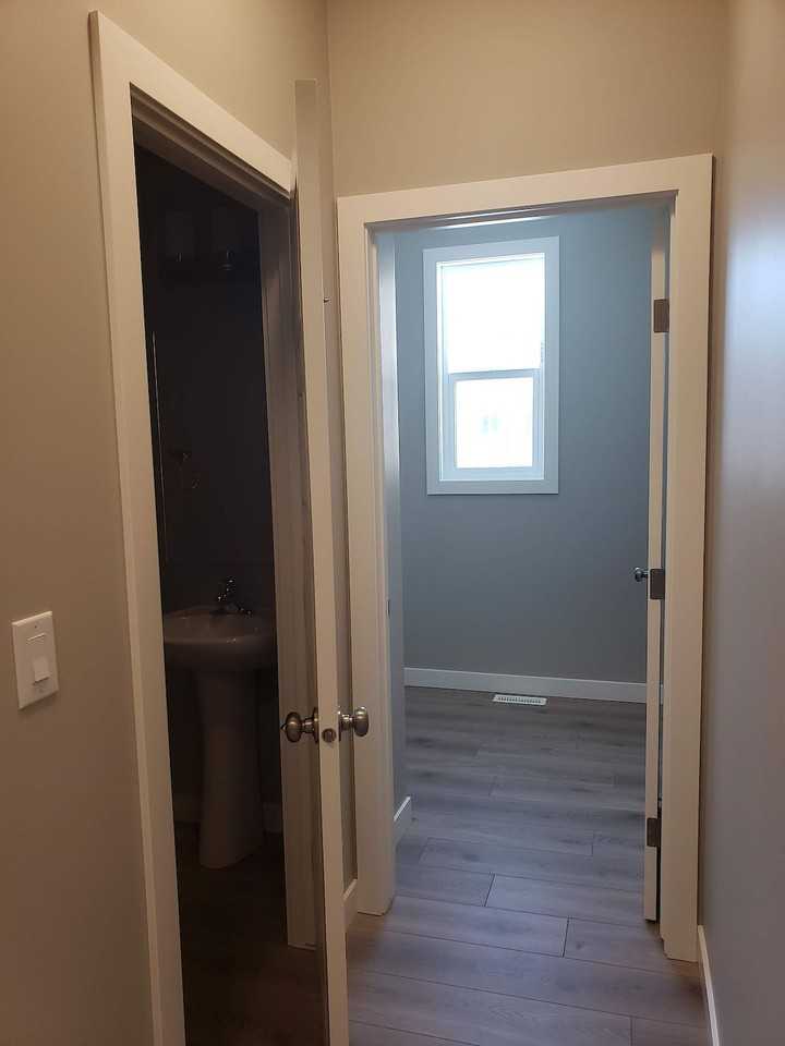 16903 -68 St - Photo 5 of 28