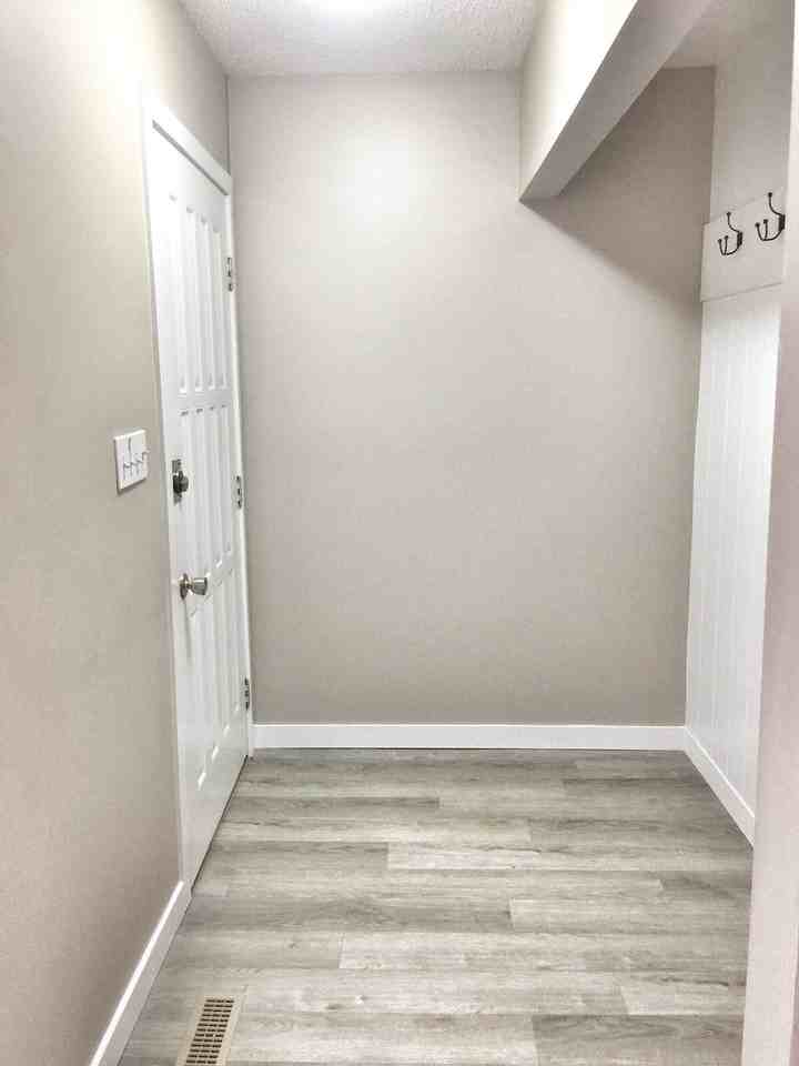 10404 - 10404 24 Ave Nw - Photo 3 of 20