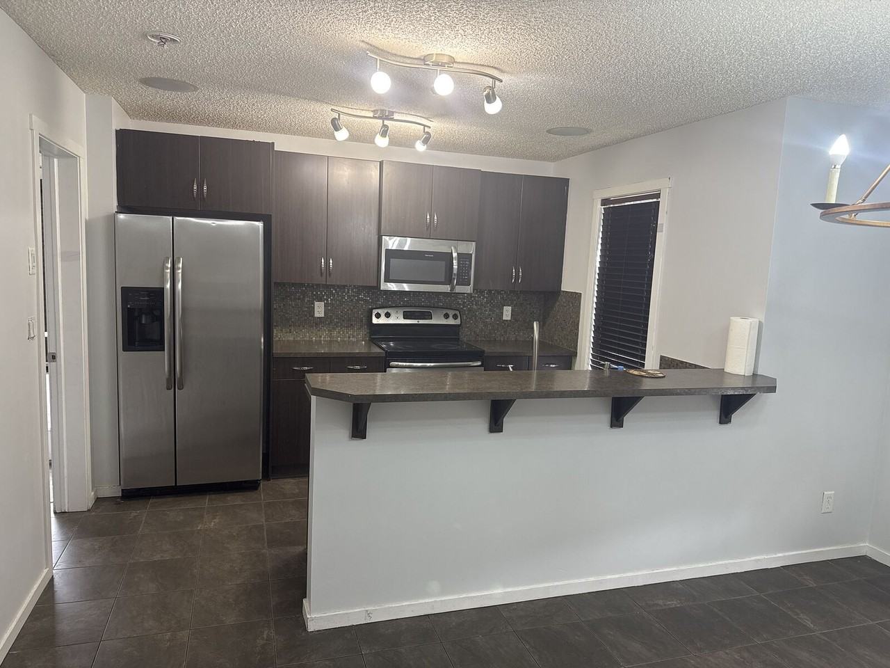 2180 32 St Nw - Photo 7 of 23