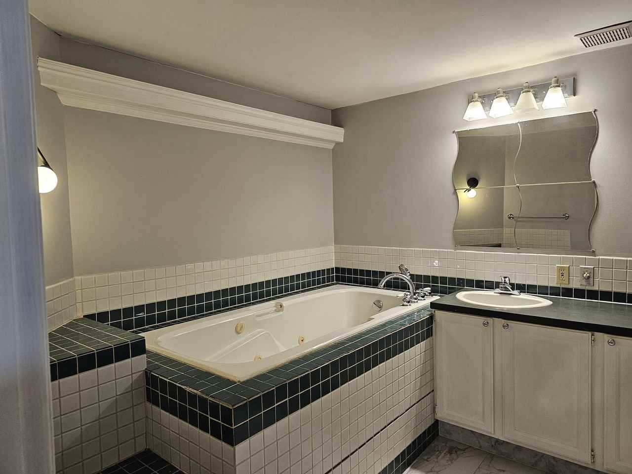 3412 64 St Ne - Photo 2 of 13