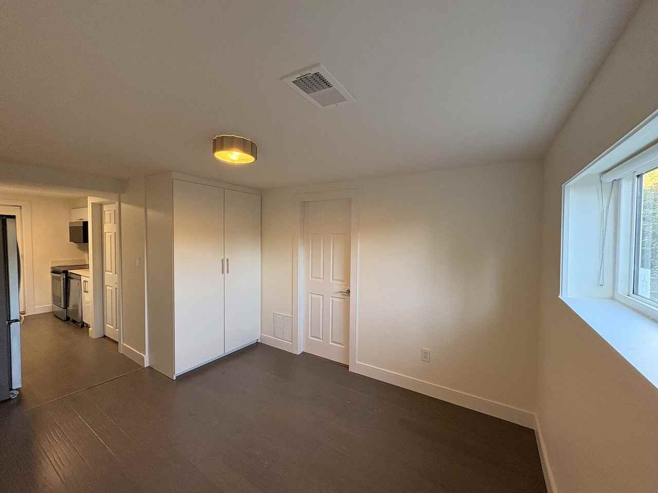 569 St. Giles Rd - Photo 6 of 17