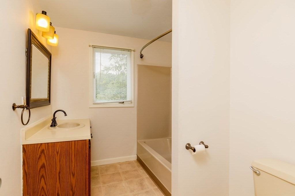 31 Macintosh Ln #31 - Photo 2 of 11