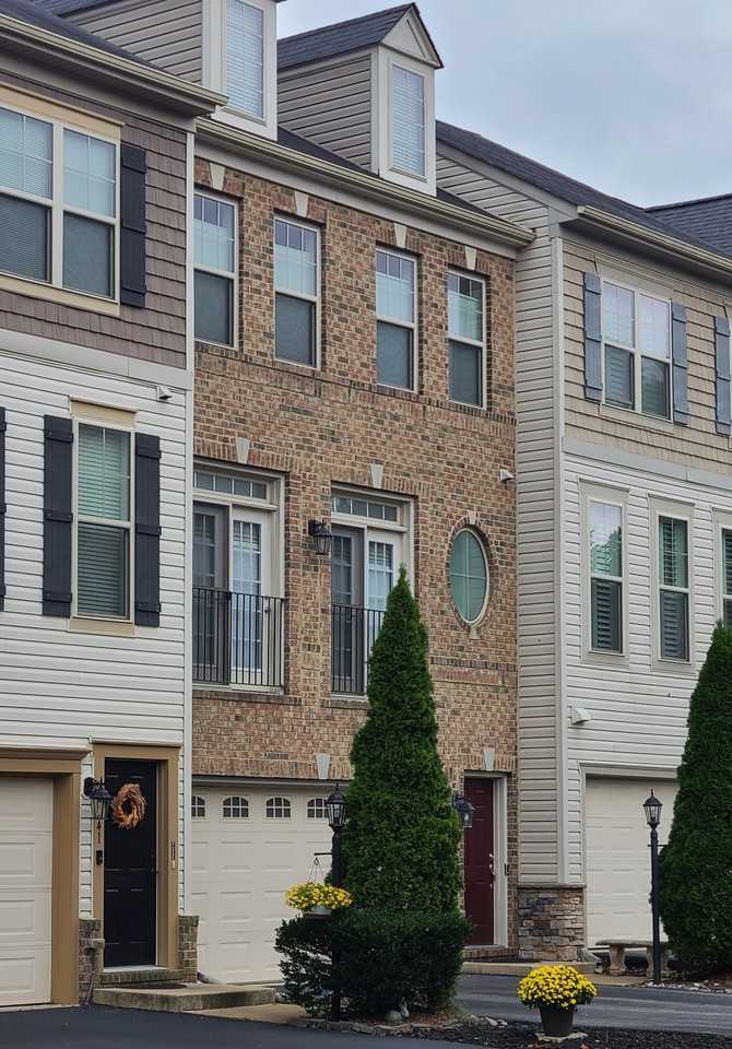 1443 Occoquan Heights Ct #NA - Photo 3 of 39