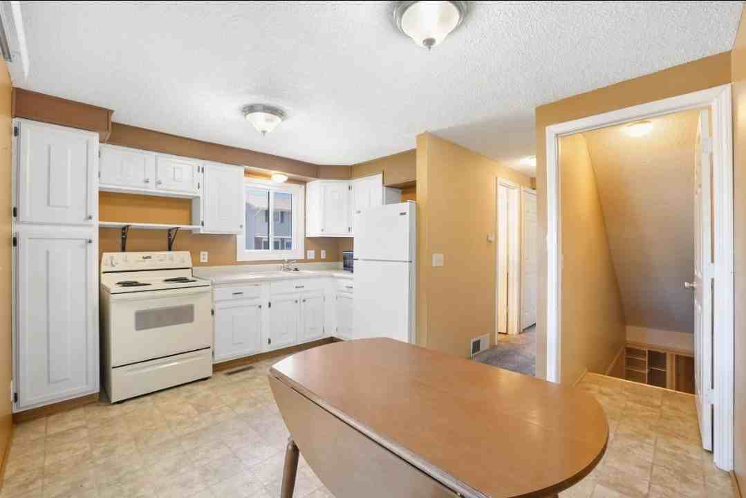 613 1/2 Thomas Dr #NA - Photo 5 of 12
