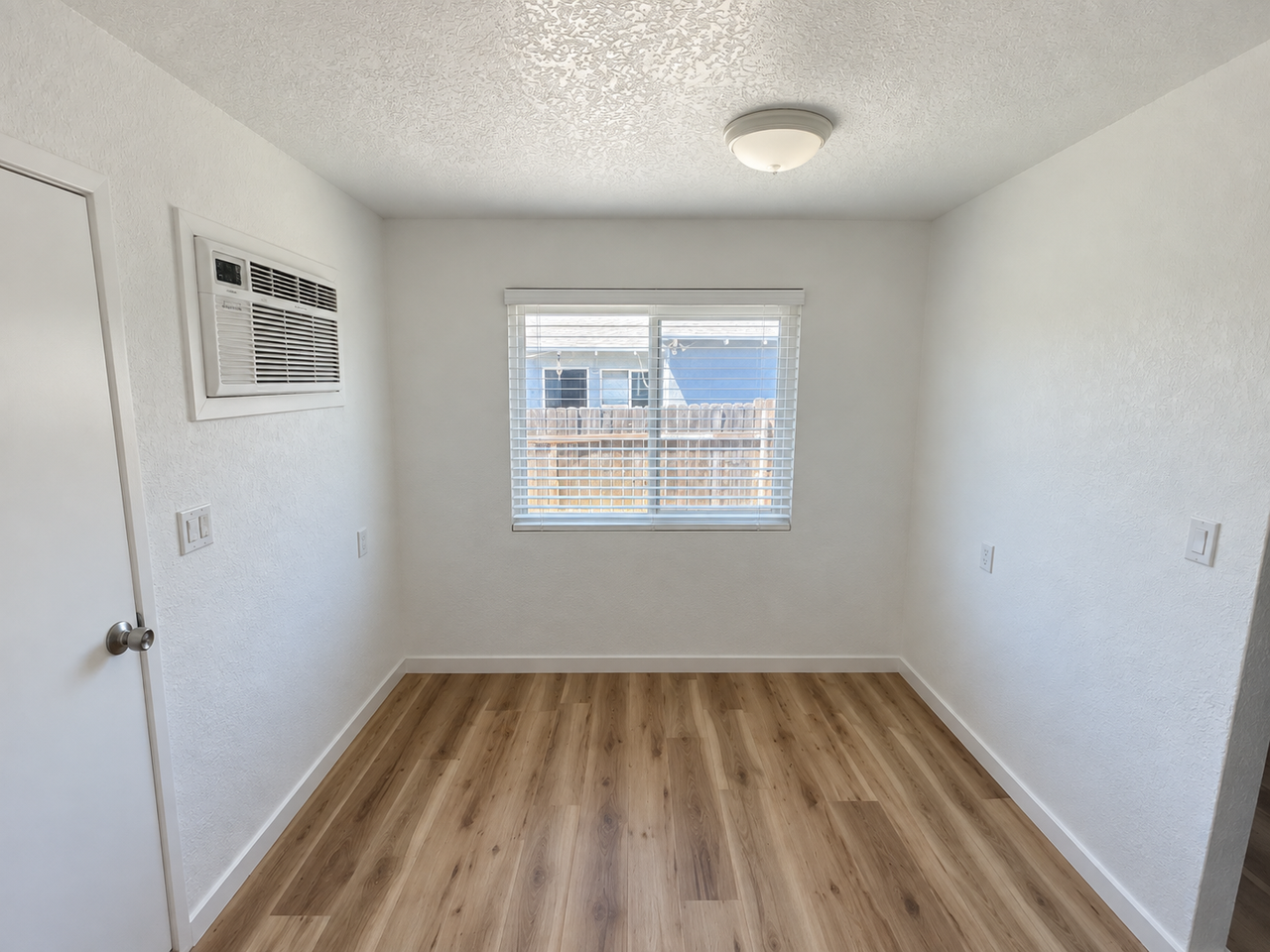 208 W Mountain View Ave #B - Photo 2 of 18