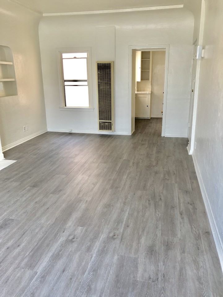 2914 W Vernon Ave #2912-1-2 - Photo 3 of 13