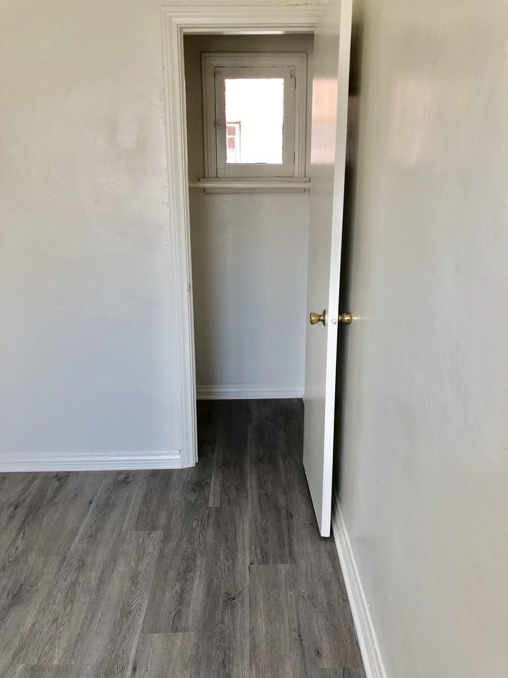 2914 W Vernon Ave #2912-1-2 - Photo 4 of 13