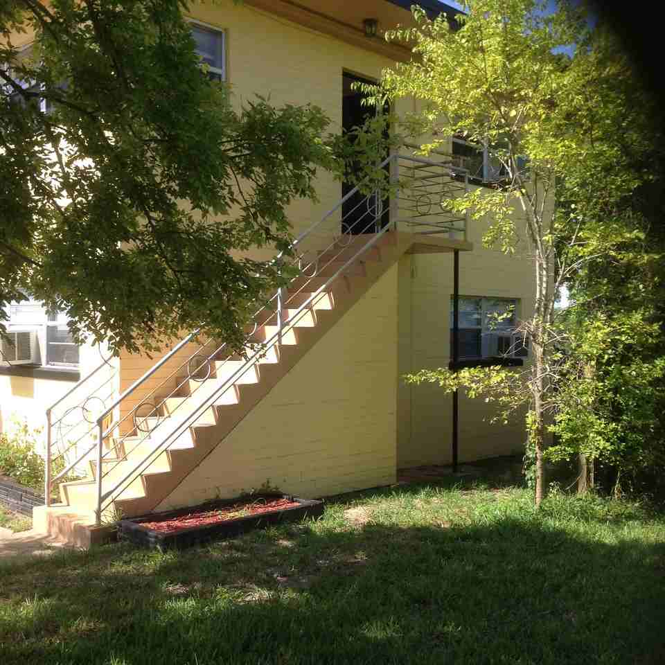 901 N Halifax Ave #4 - Photo 2 of 13