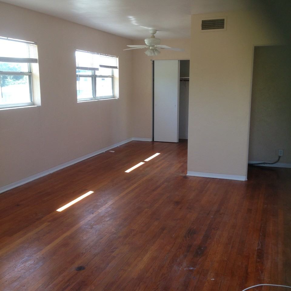 901 N Halifax Ave #4 - Photo 3 of 13