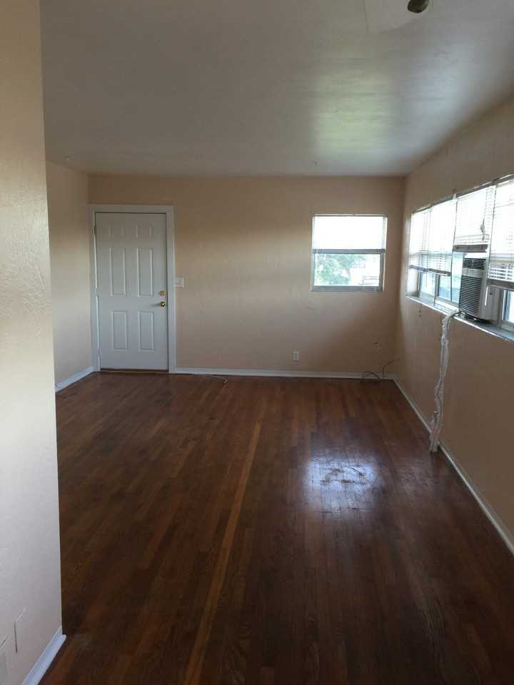 901 N Halifax Ave #4 - Photo 5 of 13