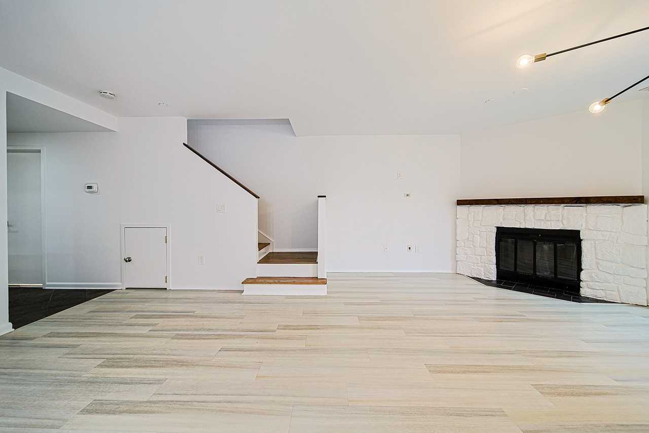 3 Whitman Ct #3 - Photo 3 of 33