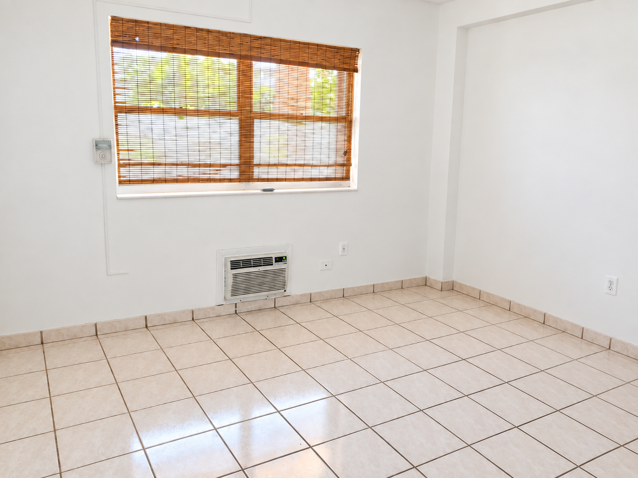2601 S Roosevelt Blvd #108A - Photo 6 of 12