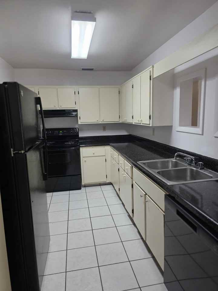 1475 Woodlake Dr #288 - Photo 2 of 8