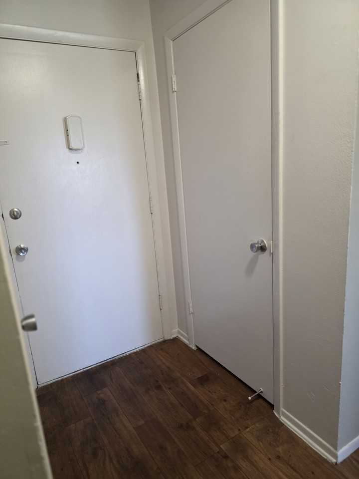 1475 Woodlake Dr #288 - Photo 3 of 8