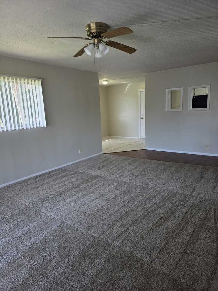 1475 Woodlake Dr #288 - Photo 4 of 8