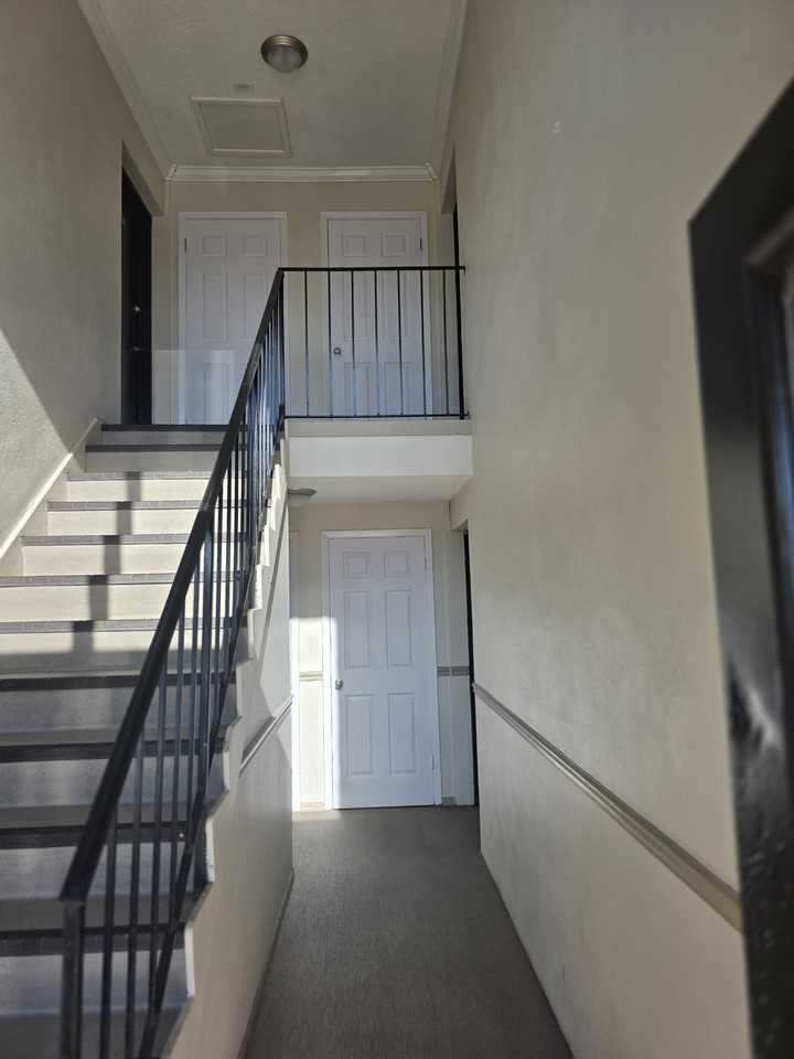 1475 Woodlake Dr #288 - Photo 5 of 8