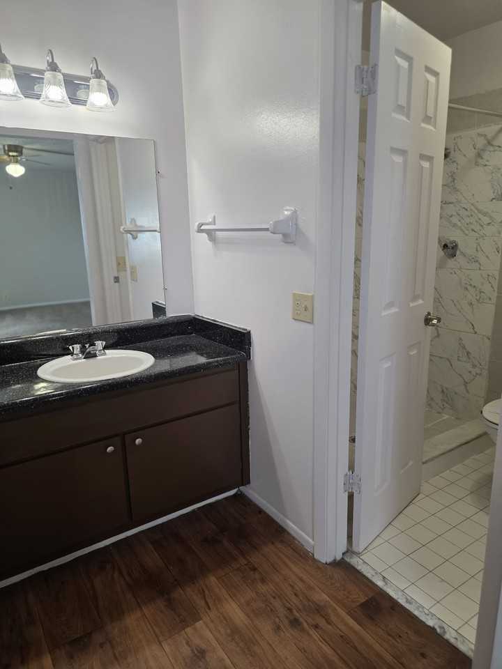 1475 Woodlake Dr #288 - Photo 6 of 8