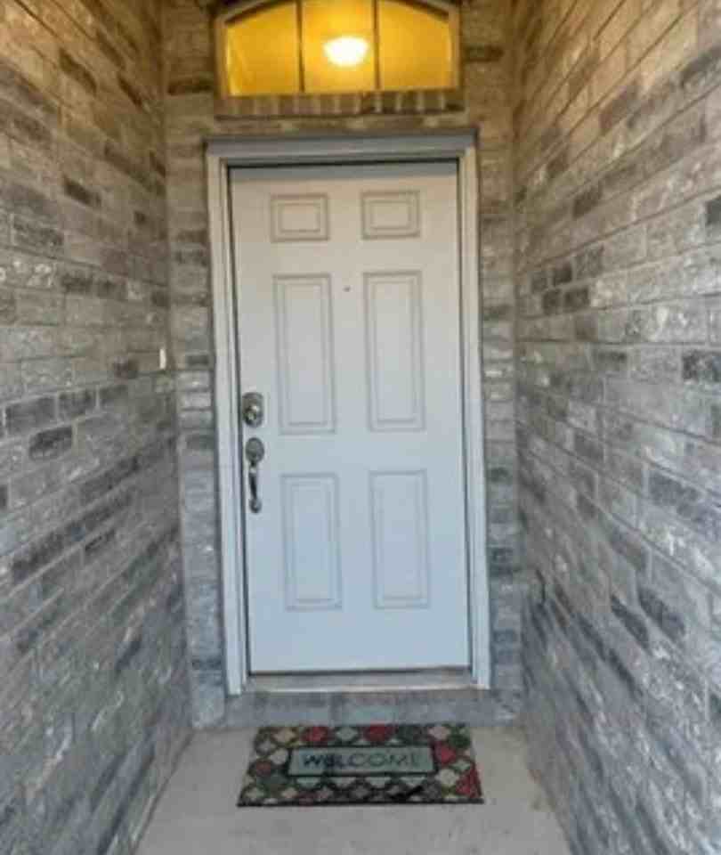 1917 Alanbrooke Dr #NA - Photo 2 of 2