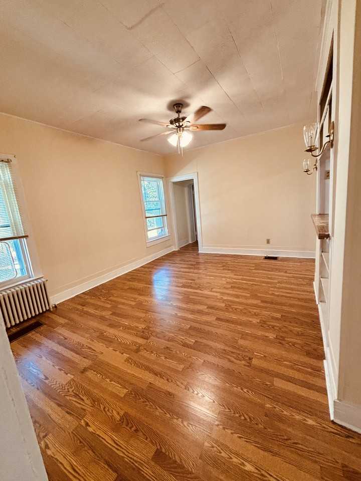 170 Ottawa St #1 - Photo 4 of 8
