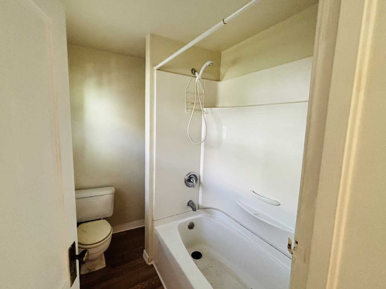 170 Ottawa St #1 - Photo 5 of 8