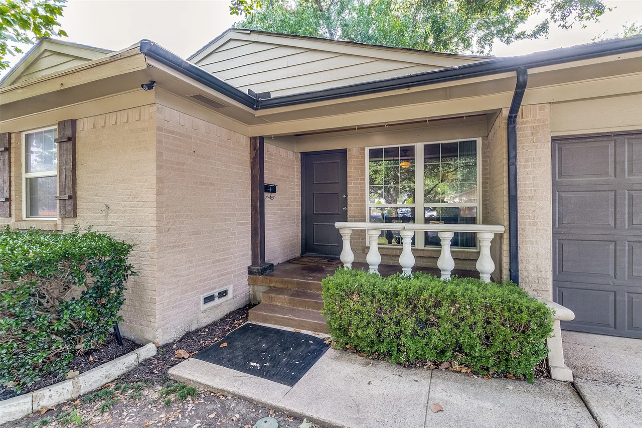 8935 Boundbrook Ave #NA - Photo 2 of 12