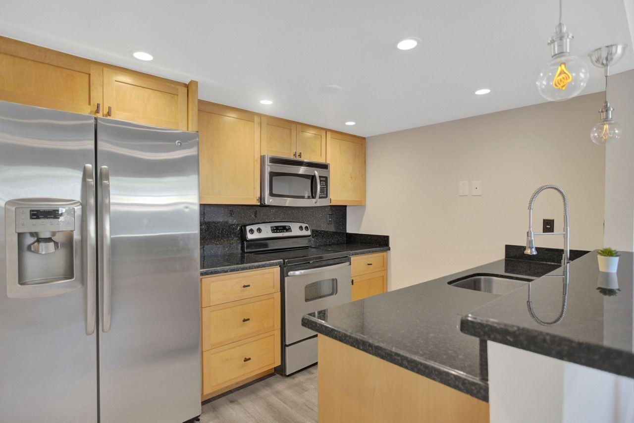 6870 Sw 45th Ln #3 - Photo 7 of 14
