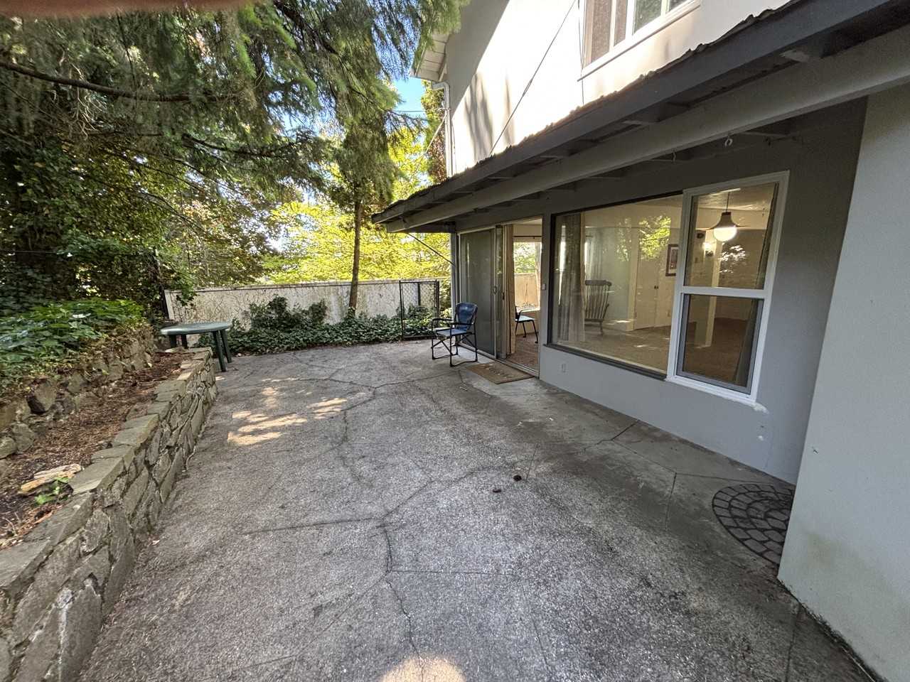2510 Washington St #C - Photo 4 of 18