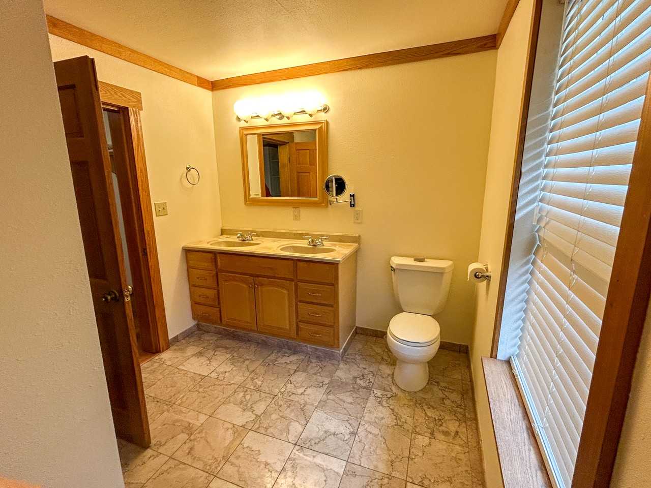 1808 Tacoma Point Dr E #NA - Photo 5 of 17