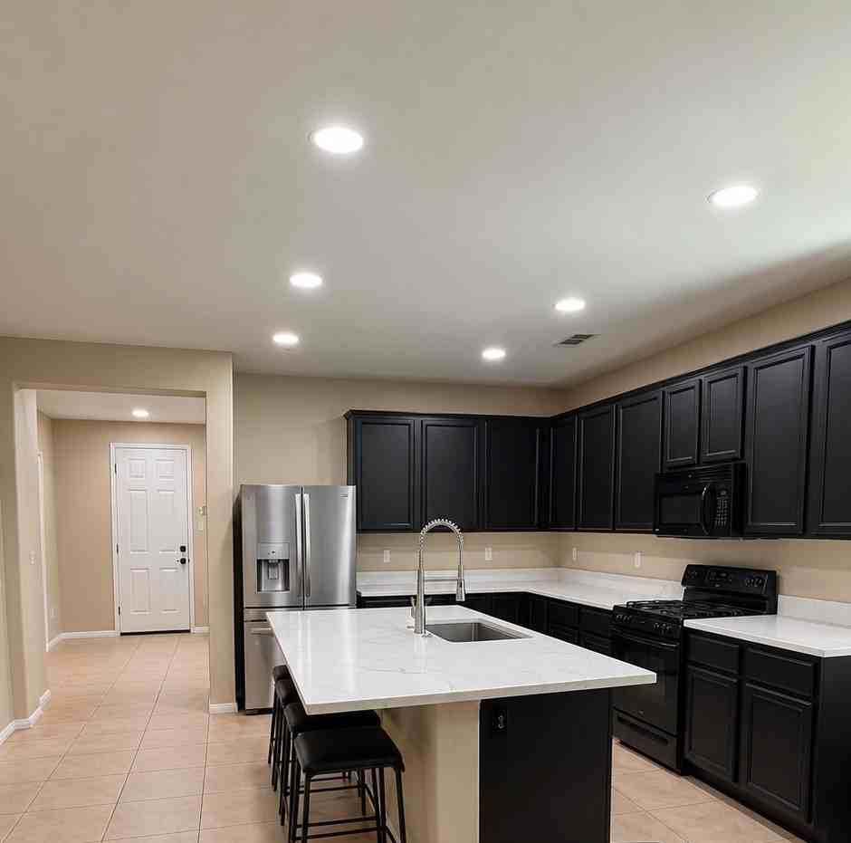 2421 Driftwood Dr #NA - Photo 3 of 16