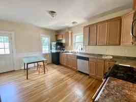 featured image of 89 Winthrop St #2