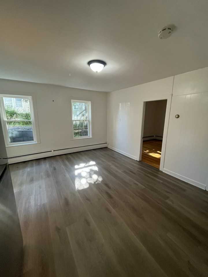 Gage St #1A - Photo 2 of 8