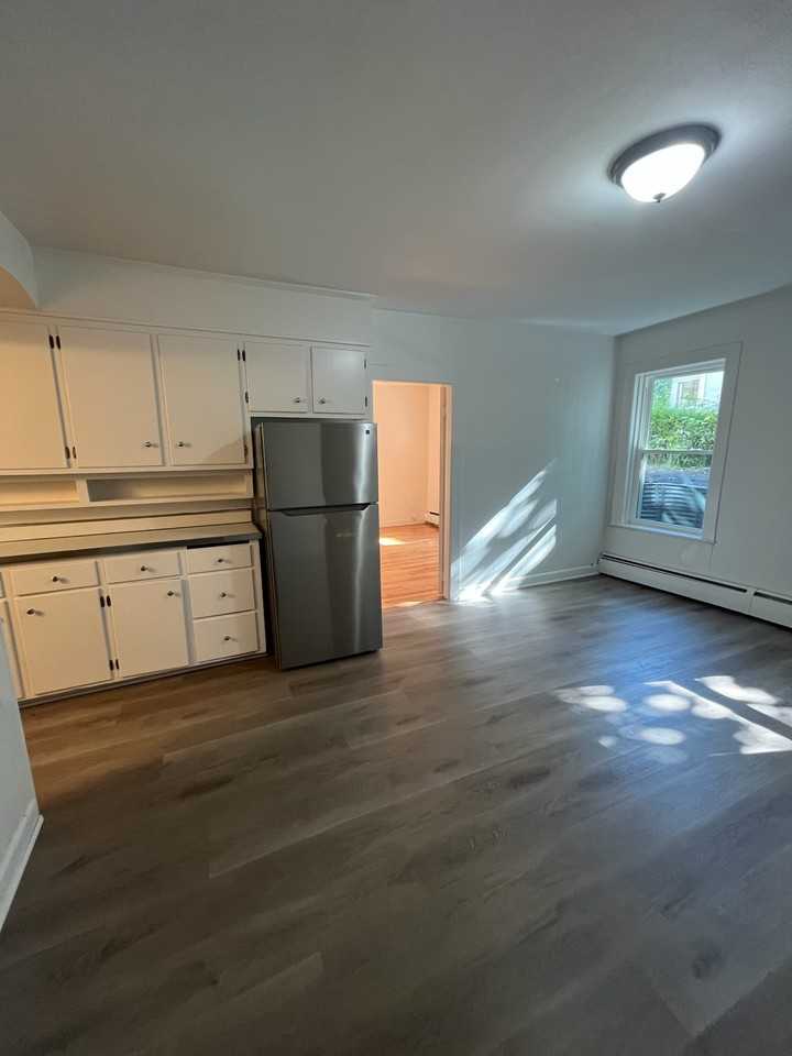 Gage St #1A - Photo 3 of 8