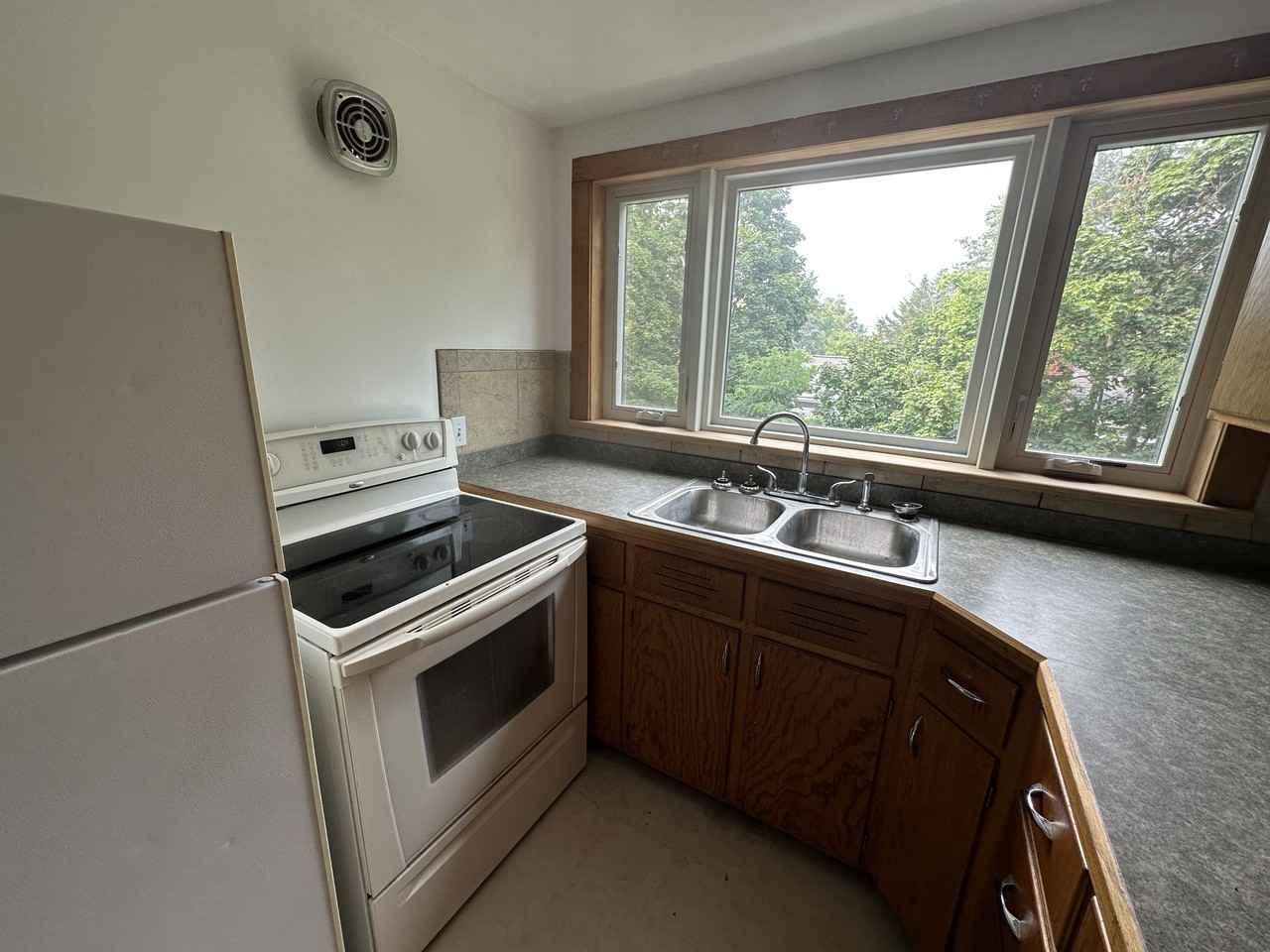 200 S Hayward St #3rdFL - Photo 7 of 20