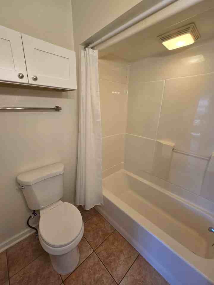 519 Highland Ave #302 - Photo 4 of 11