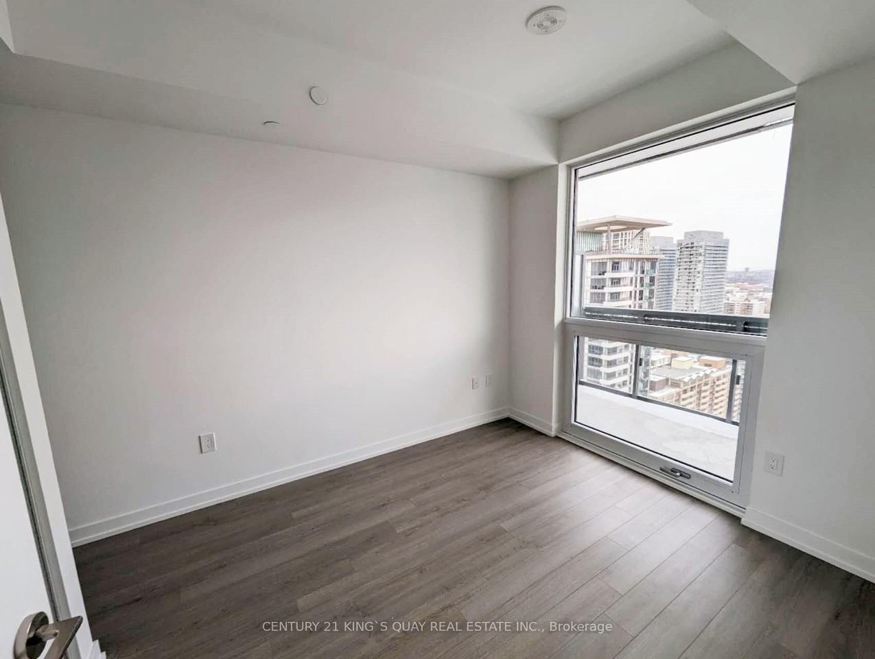 39 Roehampton Avenue #2510 - Photo 2 of 19