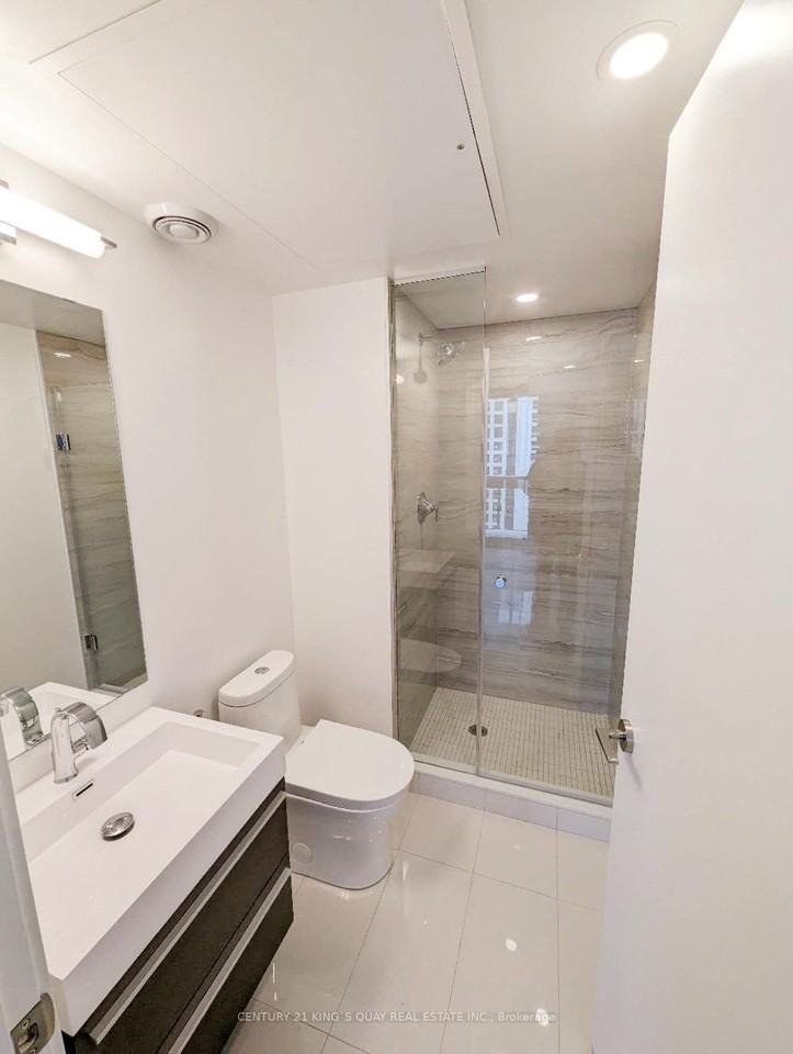 39 Roehampton Avenue #2510 - Photo 3 of 19