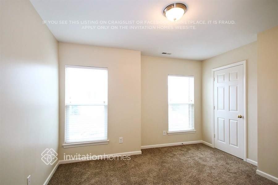 1002 Bridleside Dr - Photo 6 of 14