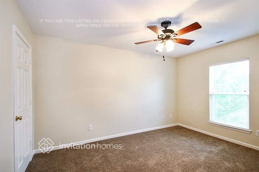 1002 Bridleside Dr - Photo 7 of 14