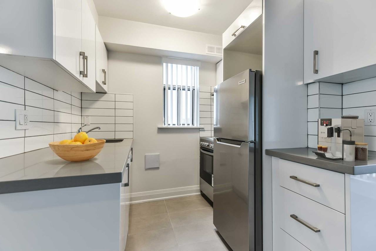 250 St. George - Photo 2 of 12