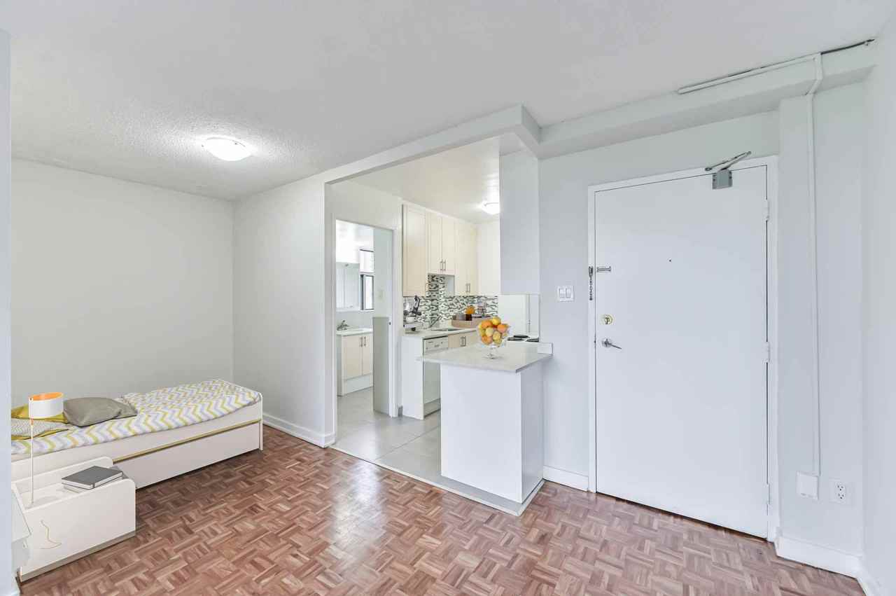 250 St. George - Photo 4 of 12