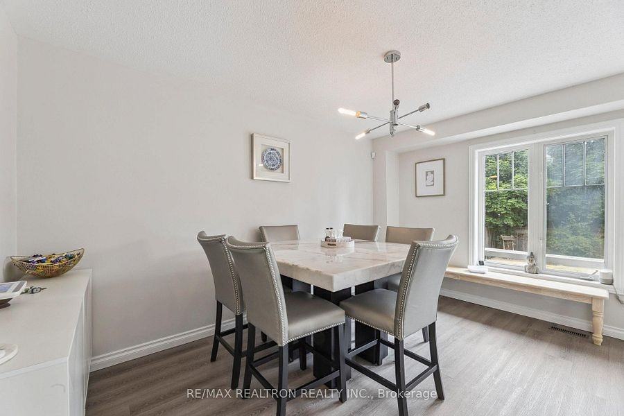 27 Haverhill Crescent - Photo 4 of 22
